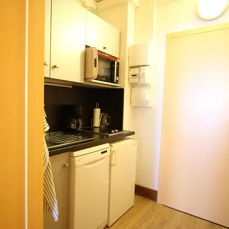 Apartman Agreable Au Pied Des Pistes Avec Balcon Et Animaux Acceptes - Fr-1-549-149 Chamrousse
